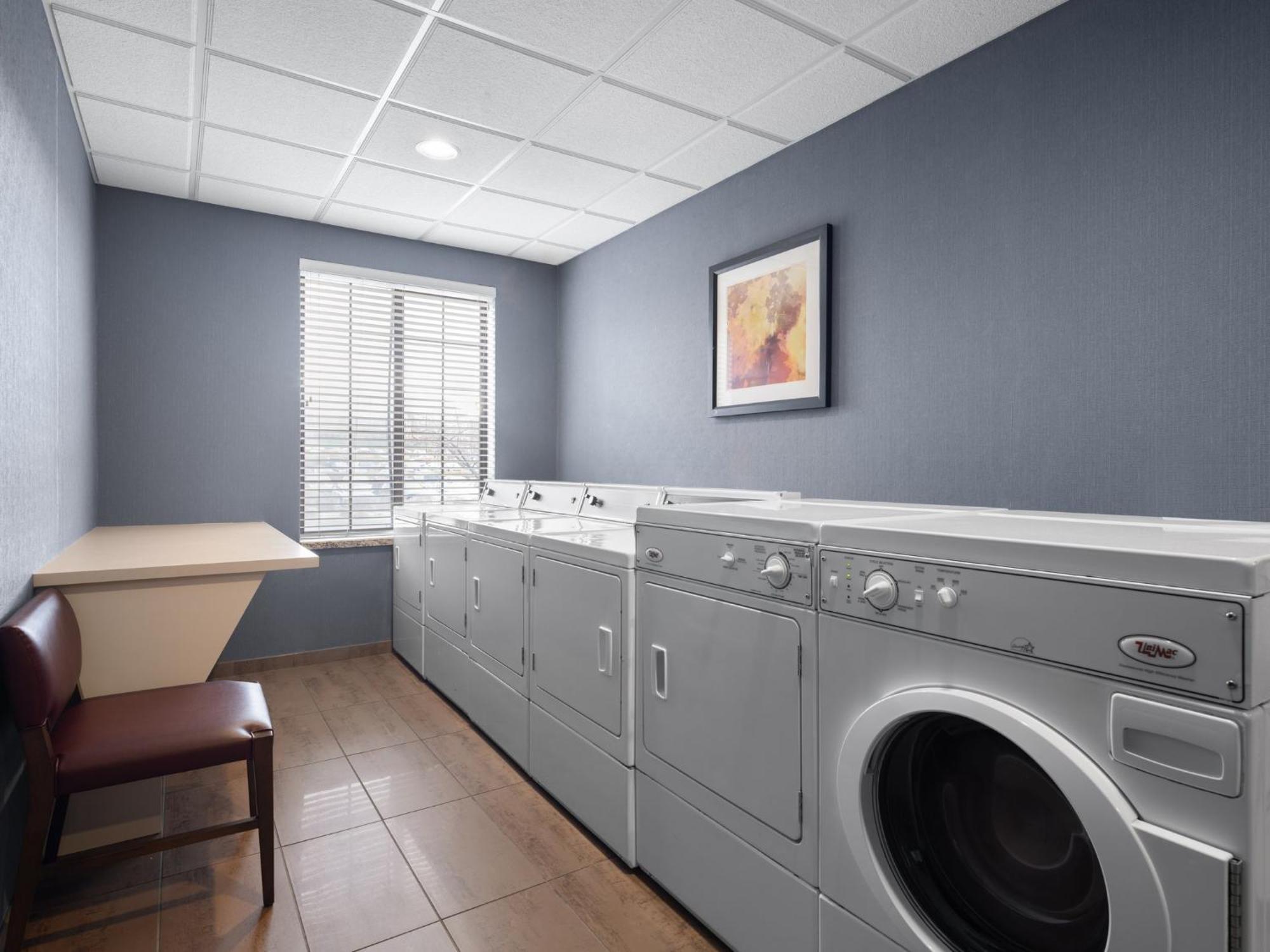 Staybridge Suites Midvale By Ihg Kültér fotó
