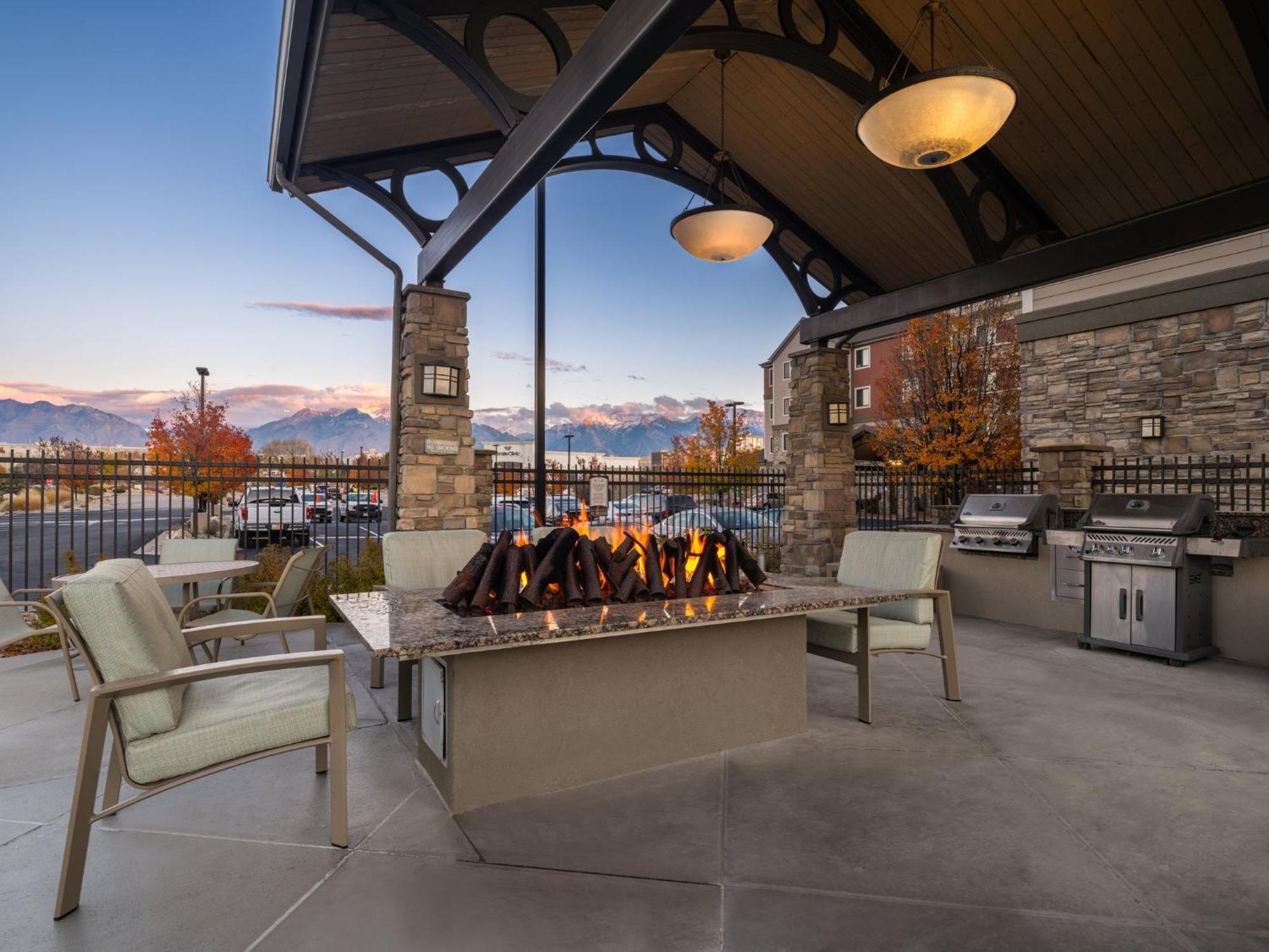 Staybridge Suites Midvale By Ihg Kültér fotó